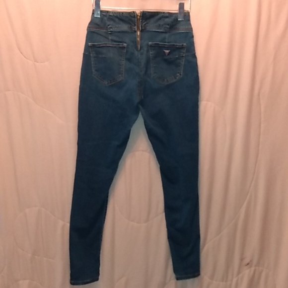 ❌❌SOLD❌❌ladies GUESS Curve Jeans - Picture 2 of 2